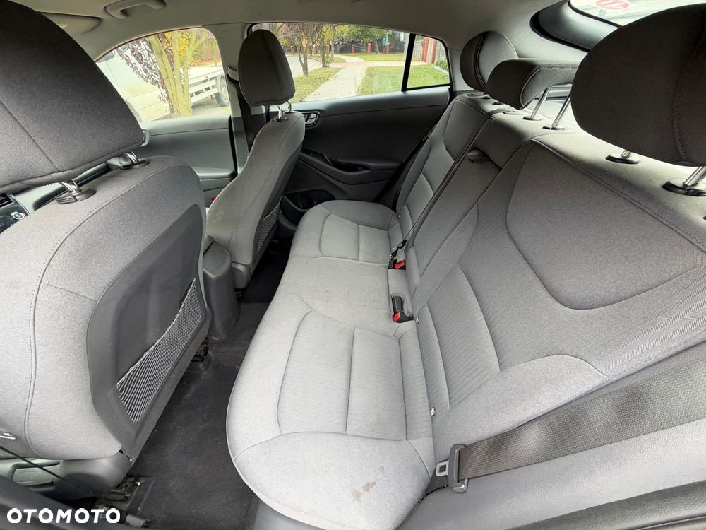 Hyundai IONIQ - 11
