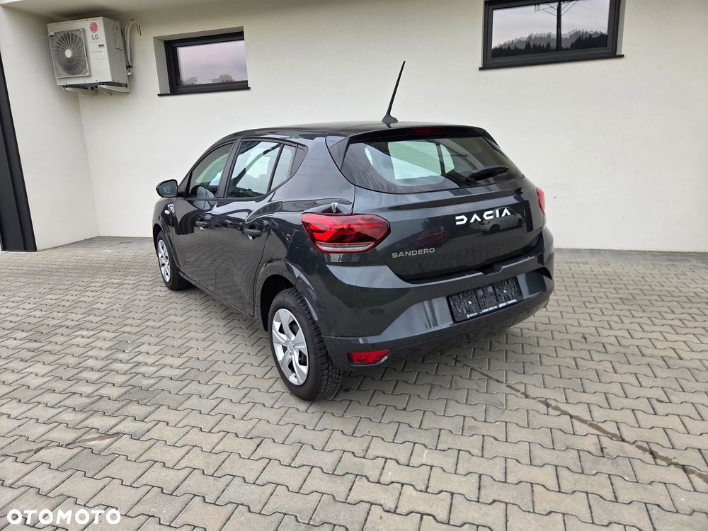 Dacia Sandero - 4