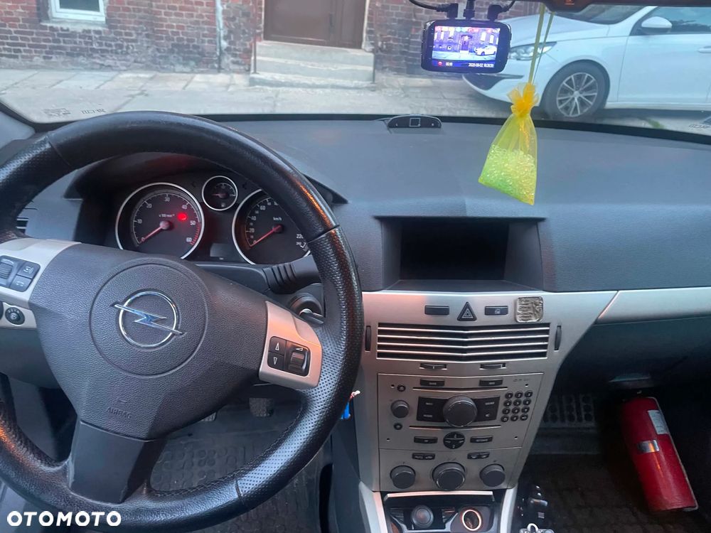 Opel Astra 1.7 CDTI - 11