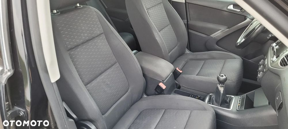 Volkswagen Tiguan - 19
