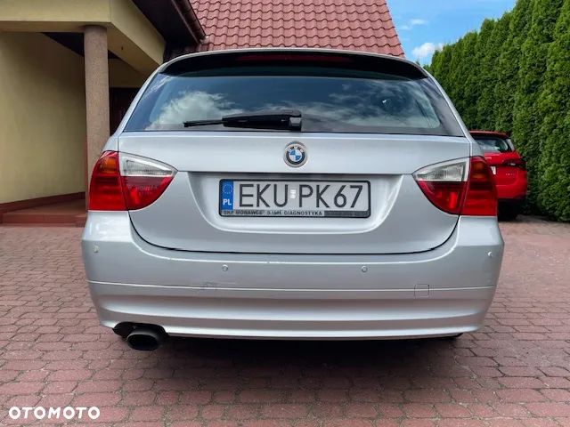 BMW Seria 3 318i - 5