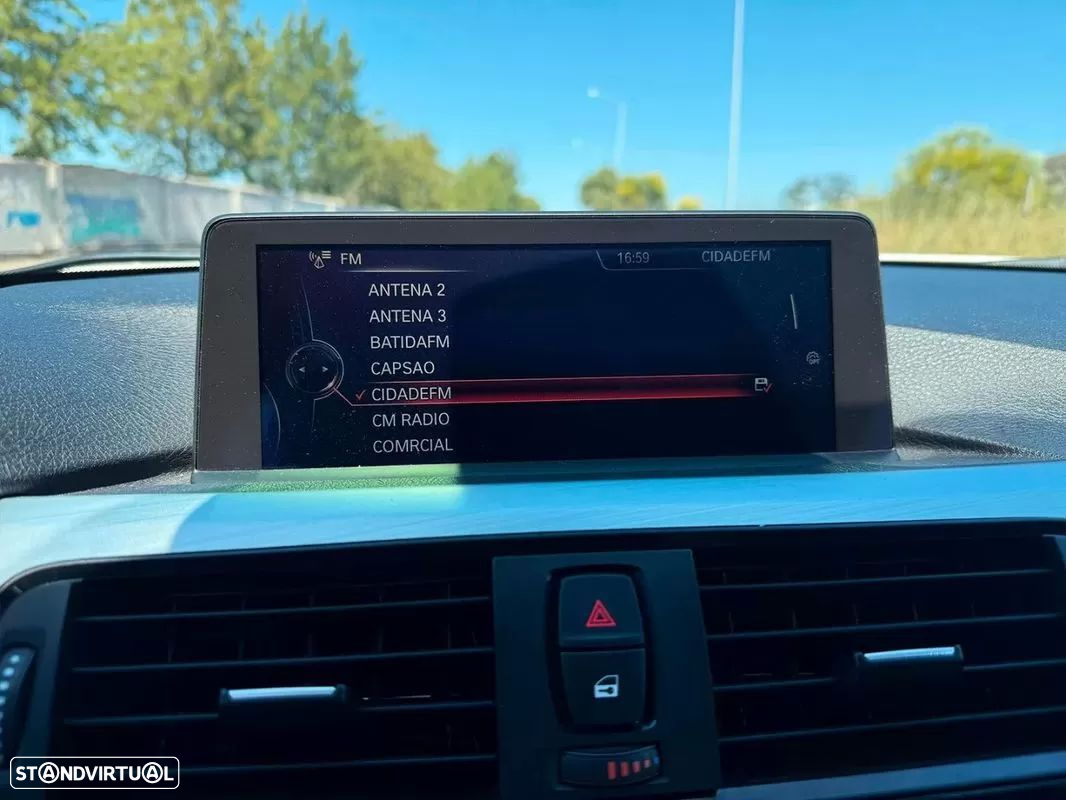 BMW 320 d Touring xDrive Aut. Sport Line - 11