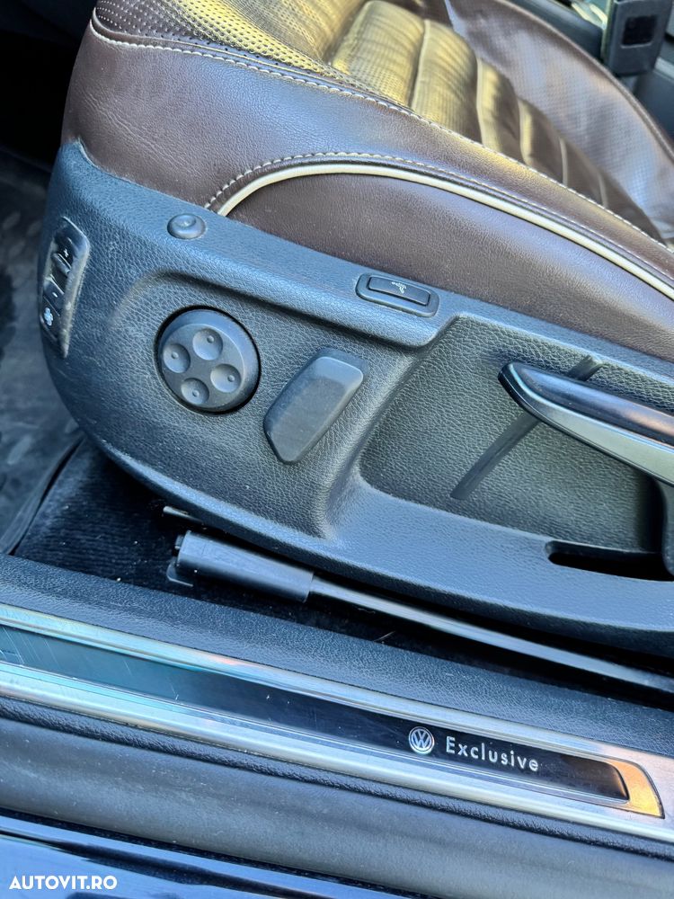 Volkswagen Passat Variant 2.0 TSI Exclusive - 17