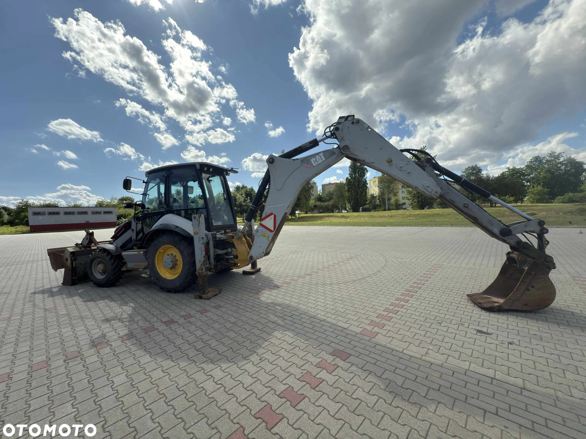 Caterpillar 442E - 14