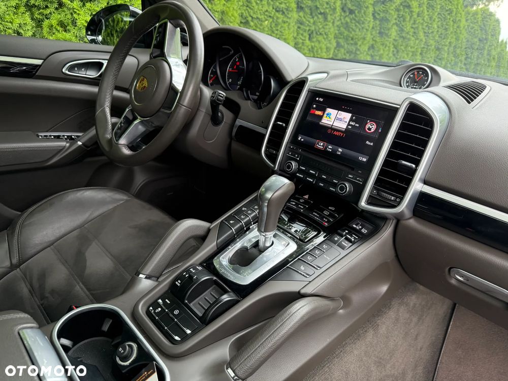 Porsche Cayenne - 11