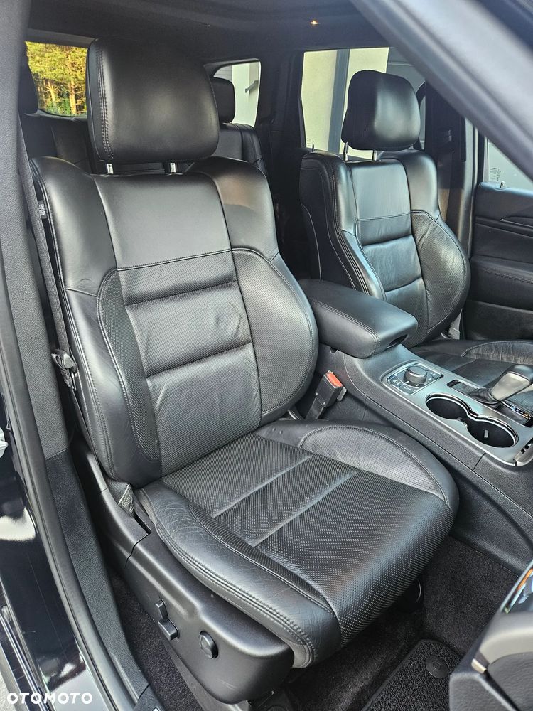 Jeep Grand Cherokee - 21