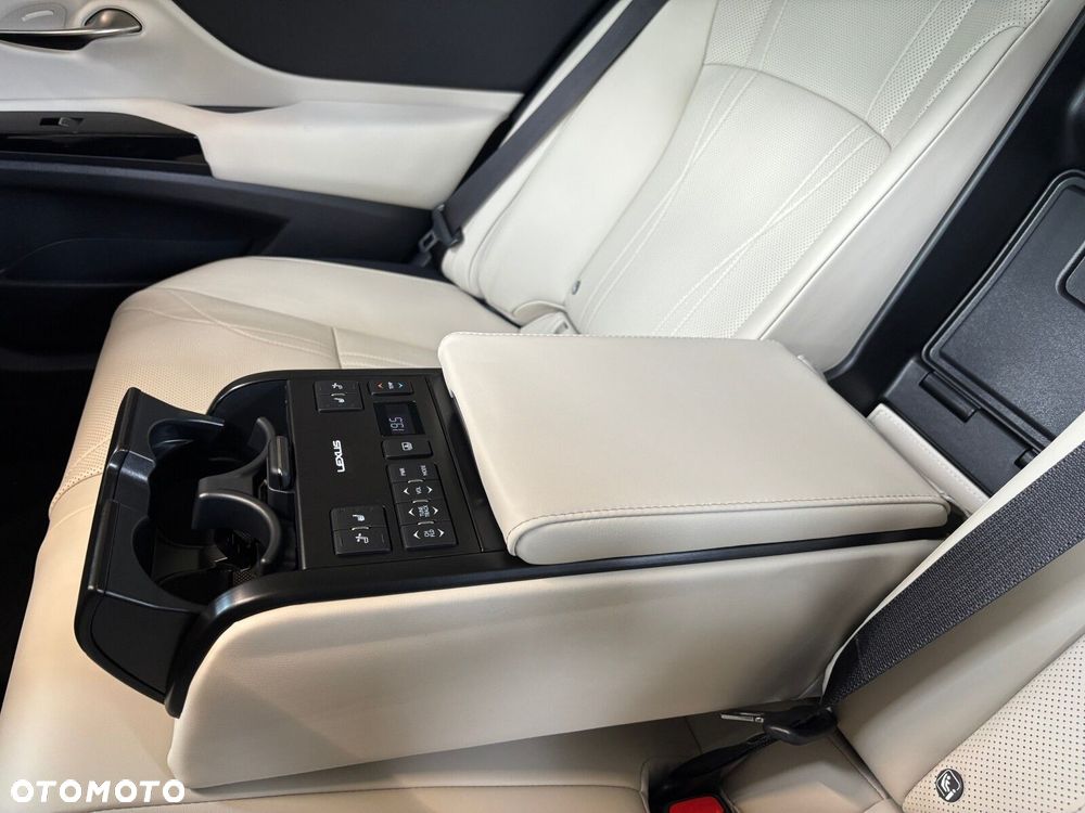 Lexus ES - 31