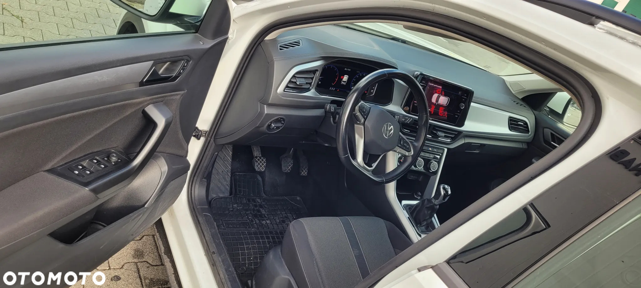 Volkswagen T-Roc - 3