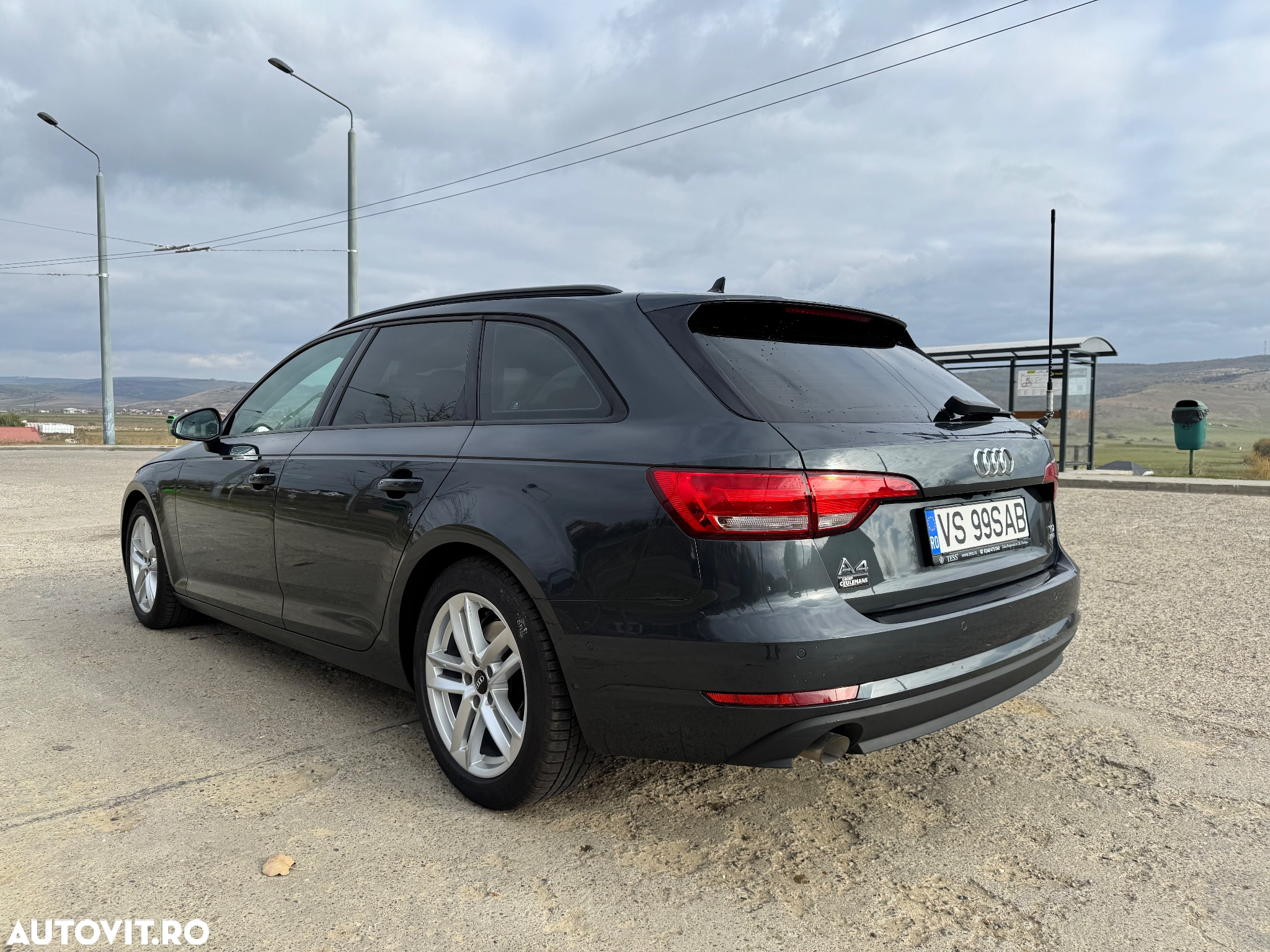 Audi A4 Avant 2.0 TDI ultra S tronic - 4