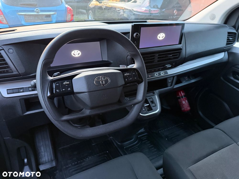 Toyota PRO ACE - 9