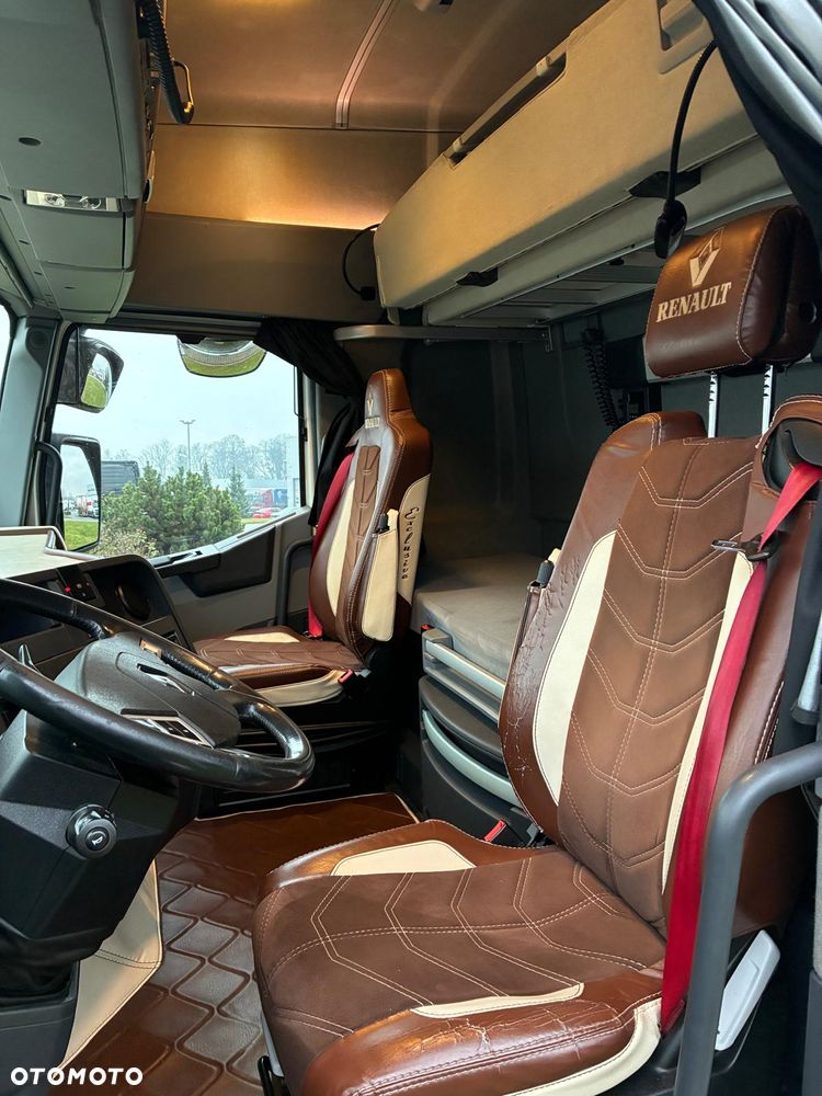 Renault T480 High Sleeper Cab - 19