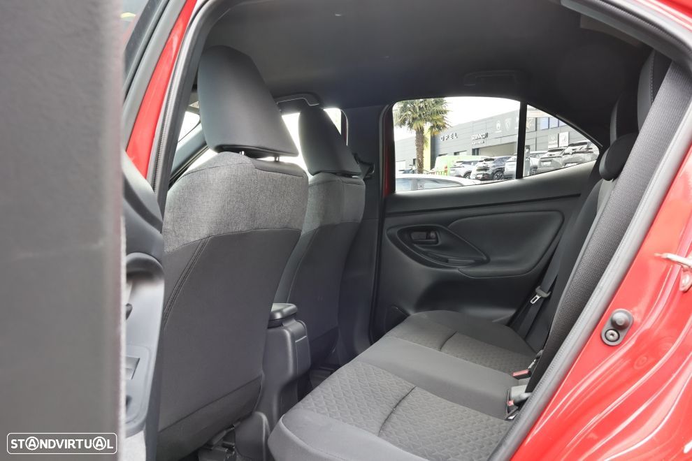 Toyota Yaris Cross 1.5 HDF Comfort Plus - 19