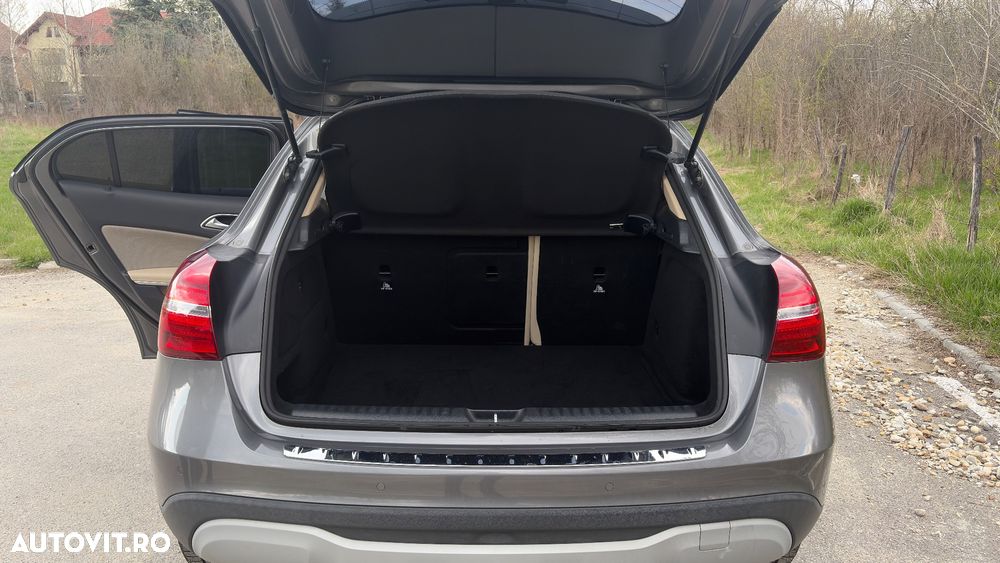 Mercedes-Benz GLA - 17