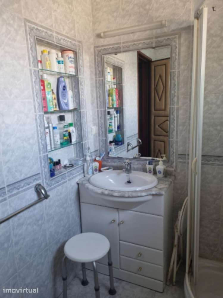 Quarto - localizado em Xabregas Lisbon - Grande imagem: 4/9