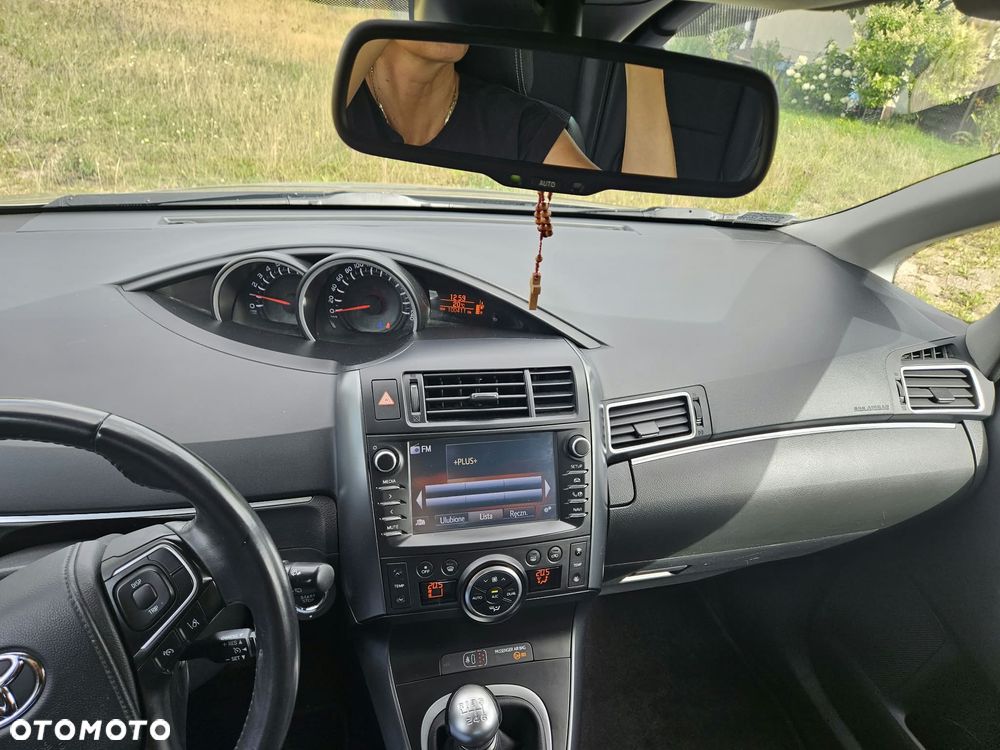 Toyota Verso 1.8 Prestige 7os EU6 - 15