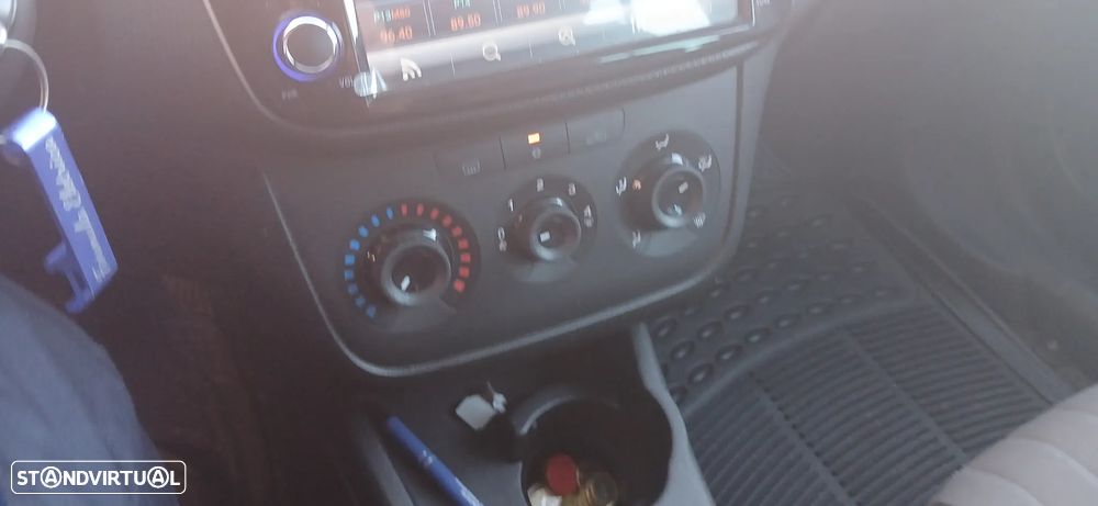 Fiat Punto 1.3 M-Jet Easy S&S - 4