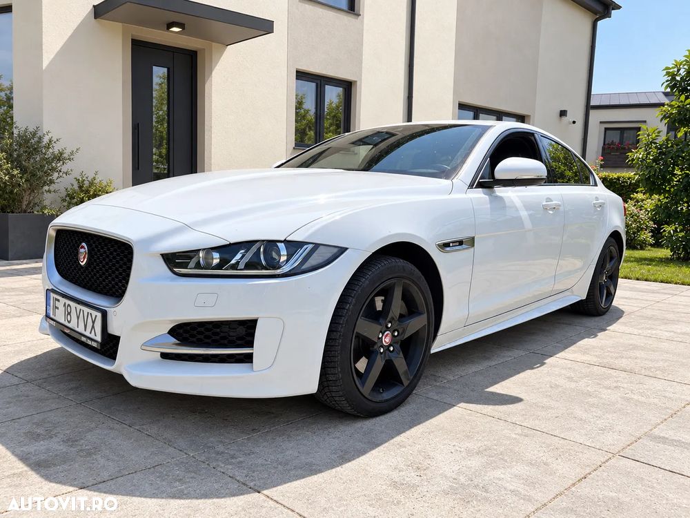 Jaguar XE 2.0 AWD R-Sport - 5