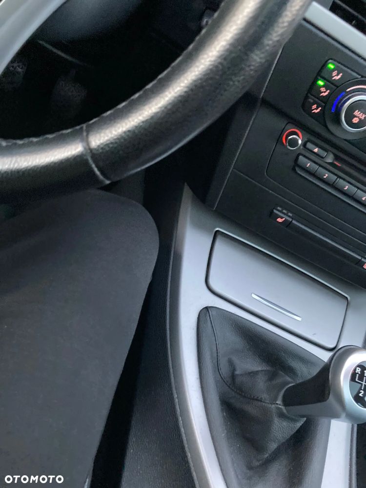 BMW Seria 3 325i - 18