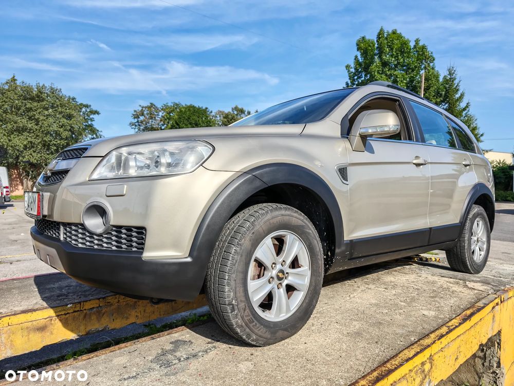 Chevrolet Captiva 2.0 d LT high 5os - 27