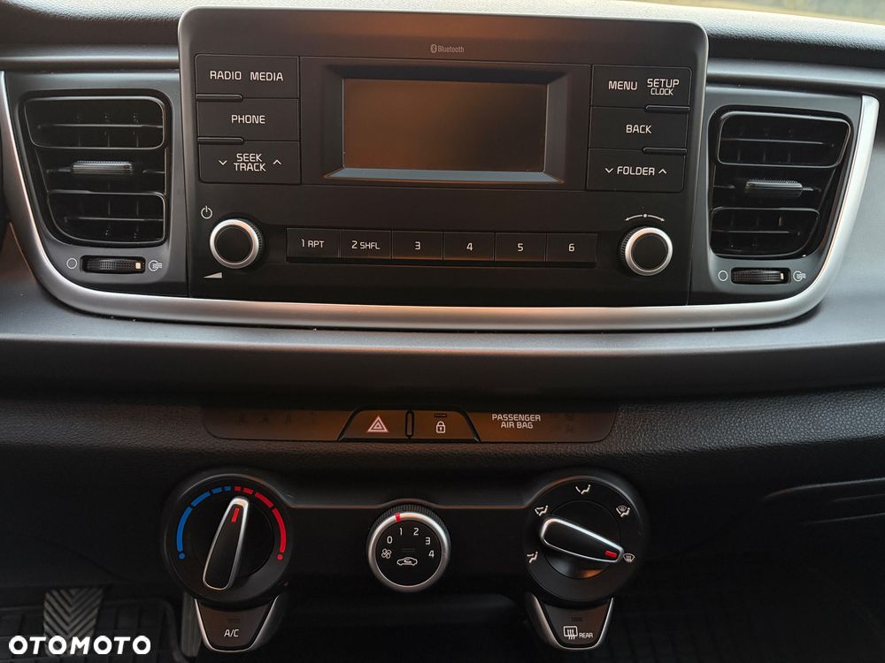Kia Rio 1.2 L - 29