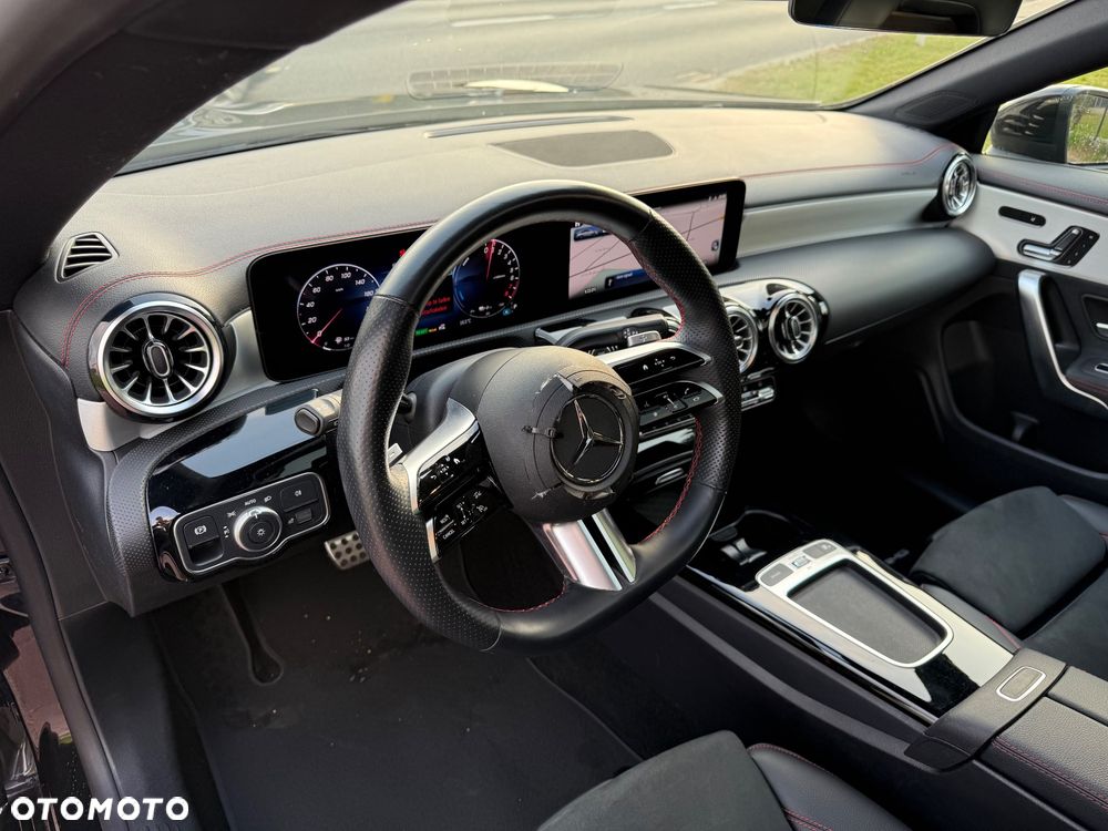 Mercedes-Benz CLA 250 e 8G-DCT AMG Line - 22