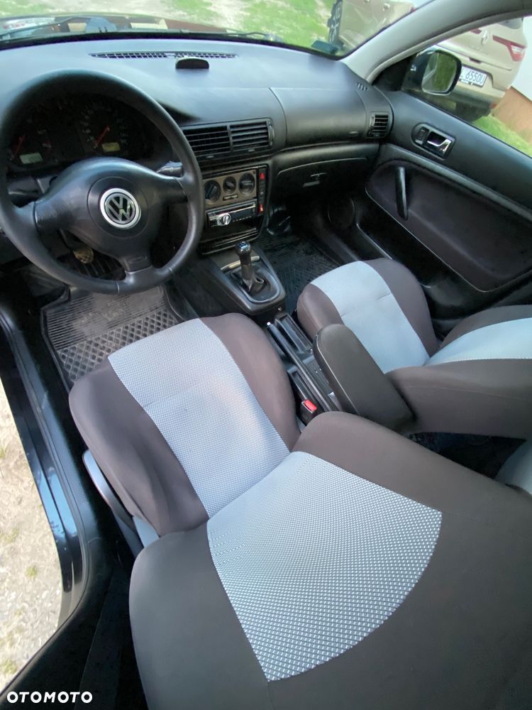 Volkswagen Passat - 32