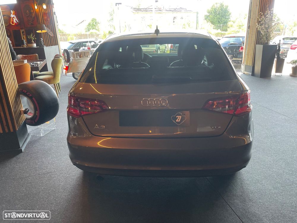 Audi A3 1.6 TDI Ambiente - 5