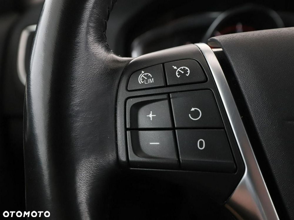 Volvo V60 D2 Summum - 31