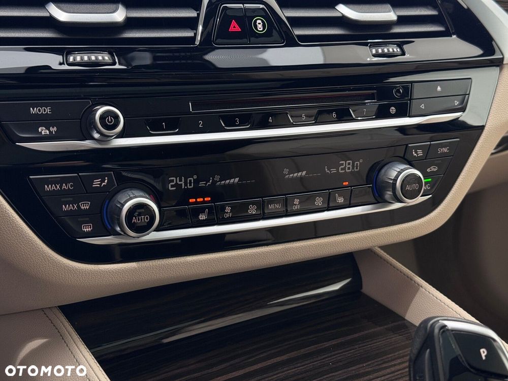 BMW Seria 5 530i xDrive M Sport sport - 28