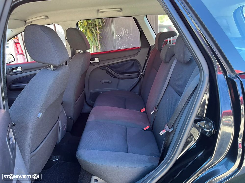 Ford Focus SW 1.6 TDCi Titanium - 13