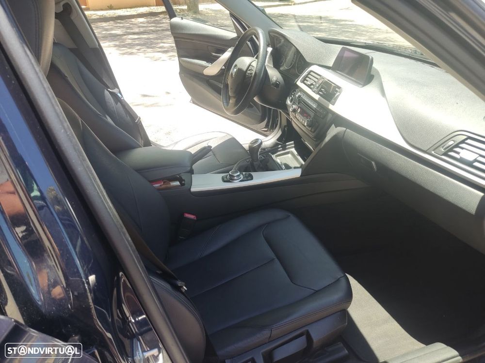 BMW 318 d Sport Line - 9