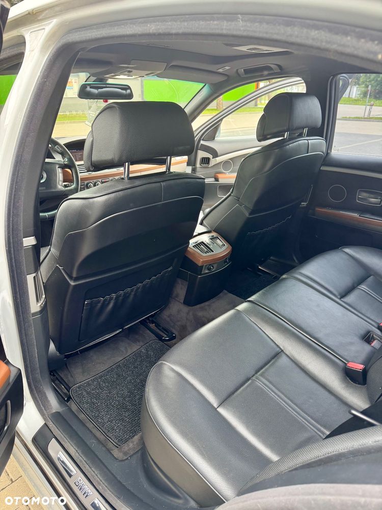 BMW Seria 7 750i - 5