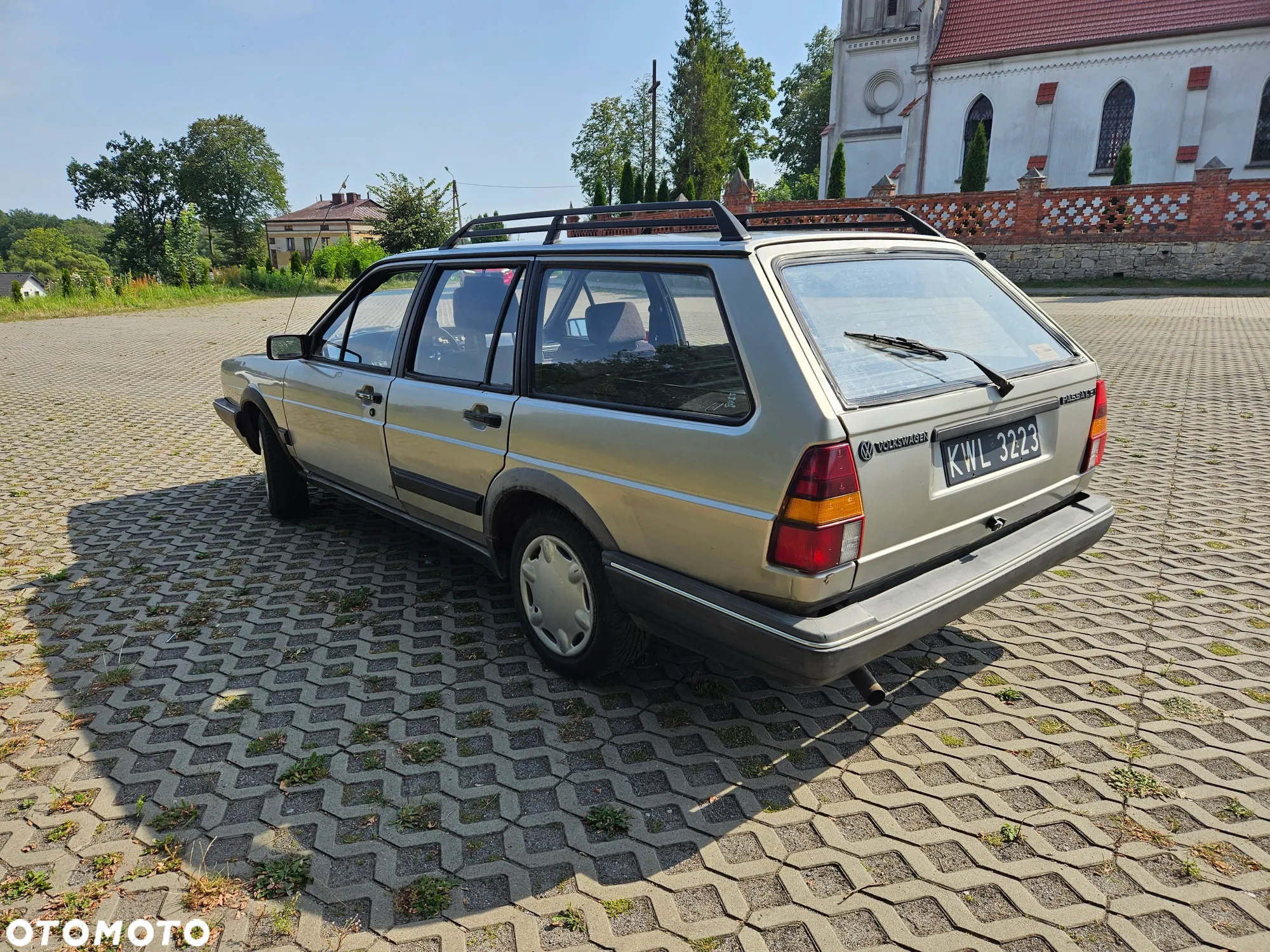 Volkswagen Passat - 4