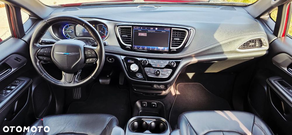 Chrysler Pacifica - 24