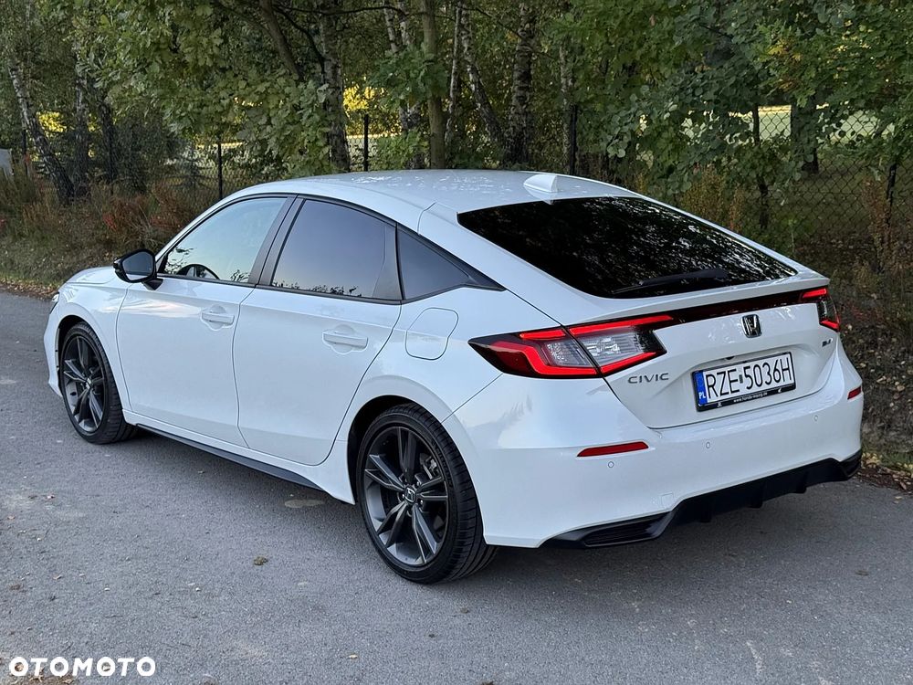 Honda Civic 2.0 i-MMD Sport CVT - 12