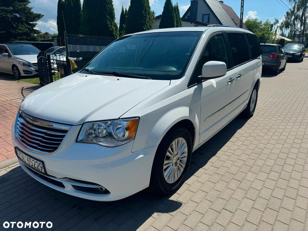 Chrysler Town & Country 3.6 Limited - 1