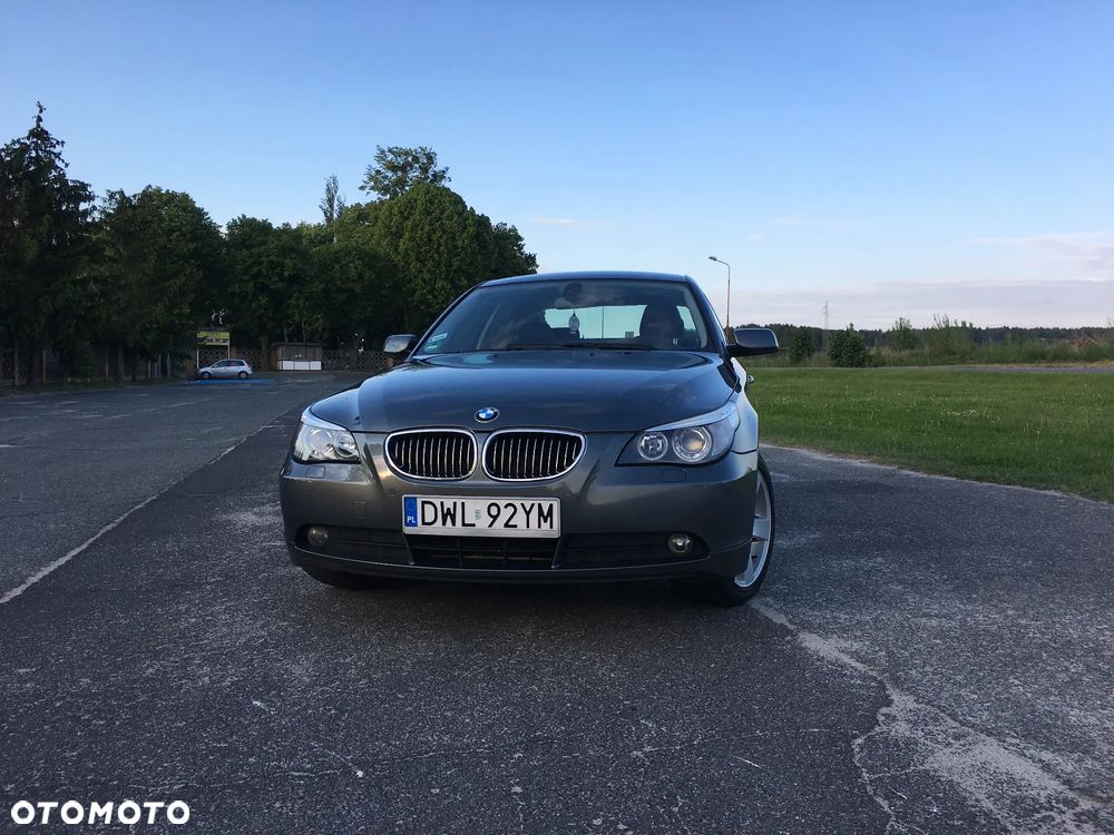 BMW Seria 5 523i - 2