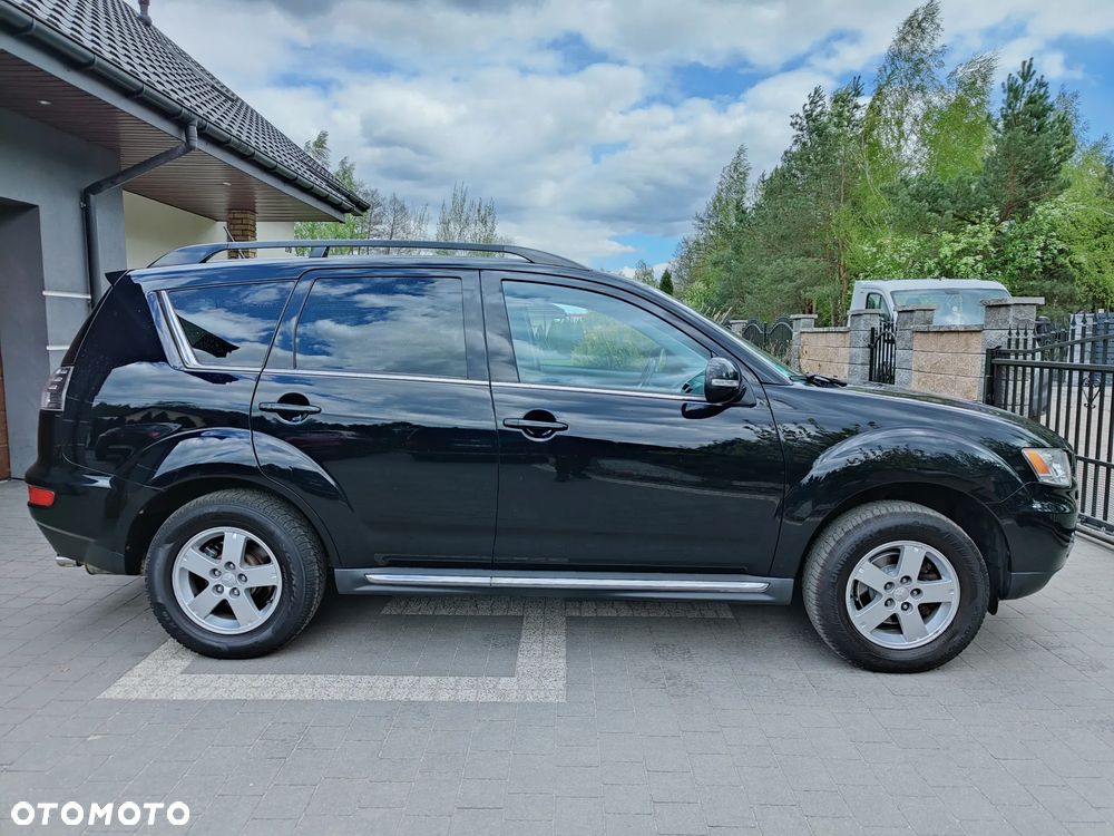Mitsubishi Outlander 2.2 DI-D 4WD TC-SST Intense - 3