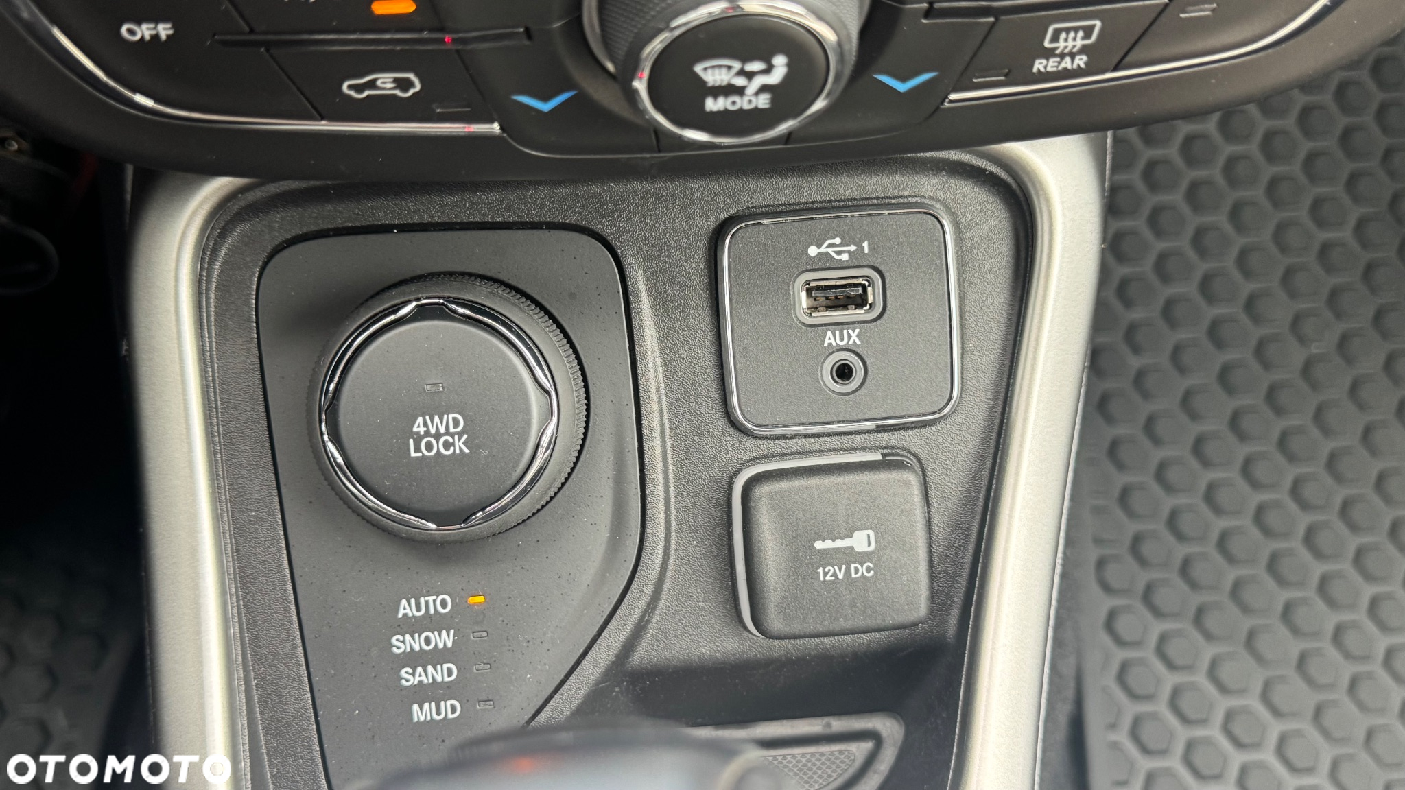 Jeep Compass - 24