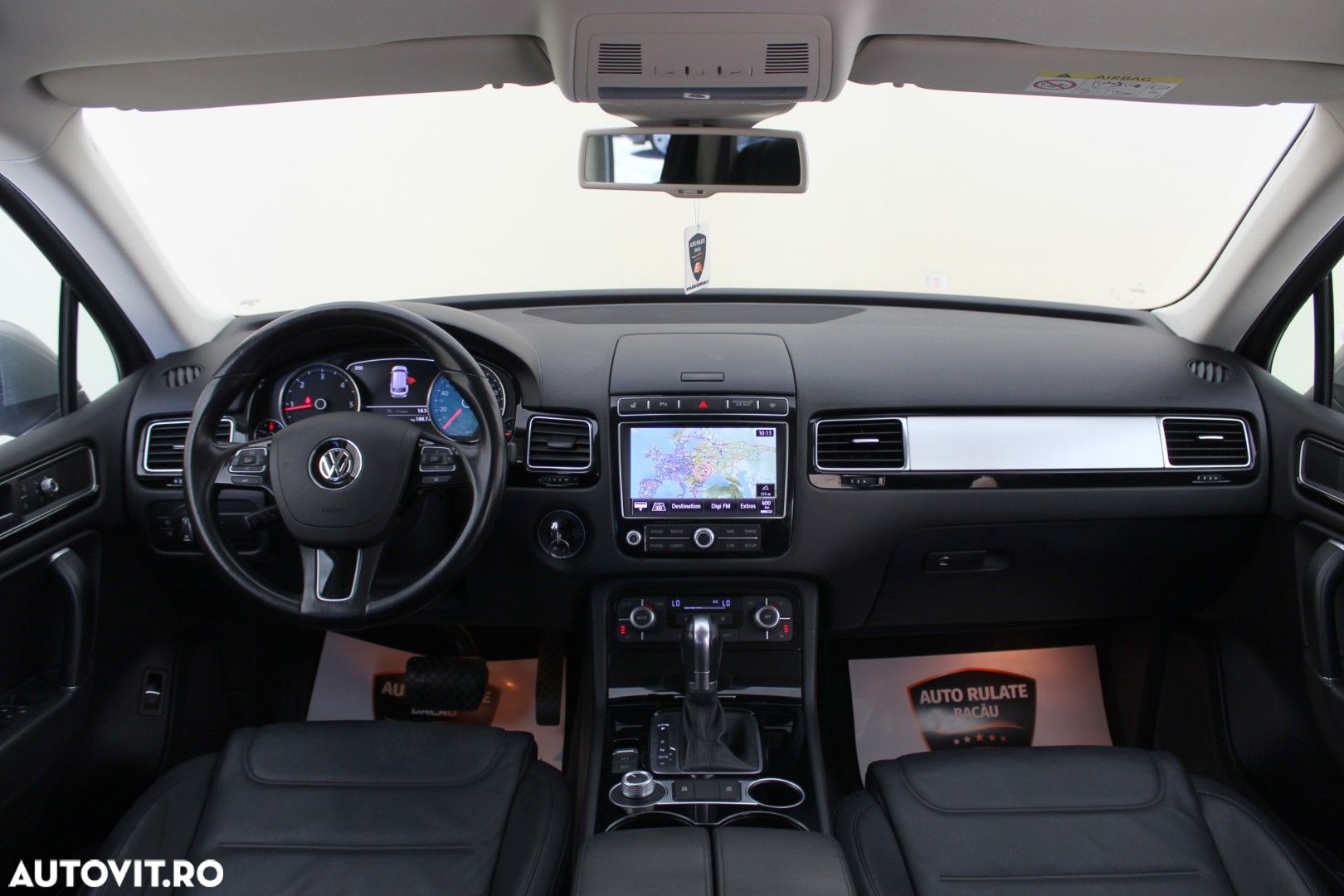 Volkswagen Touareg - 8