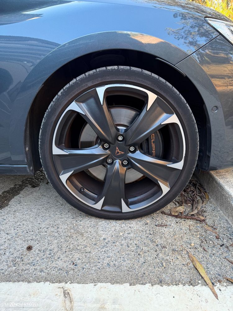 Cupra Leon 1.4 e-Hybrid (180 kW System) VZ - 11