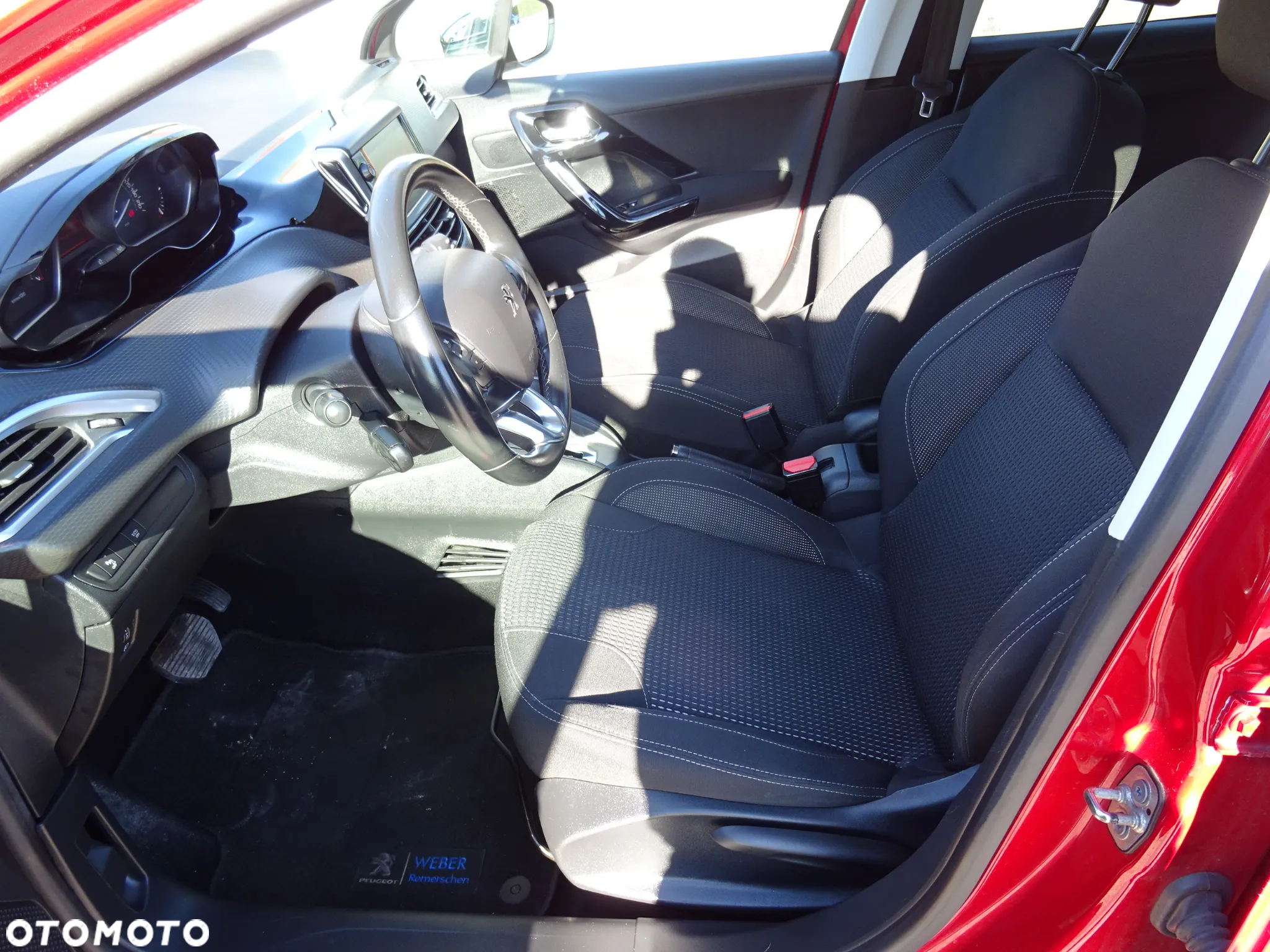 Peugeot 208 PureTech 110 Stop & Start EAT6 Allure - 17
