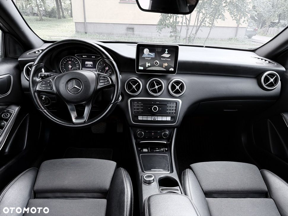 Mercedes-Benz Klasa A 180 7G-DCT Activity Edition - 4