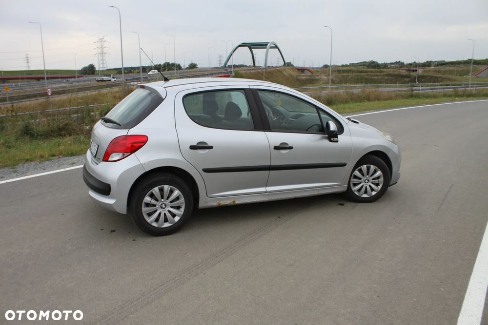 Peugeot 207 1.4 HDi Trendy Euro5 - 8