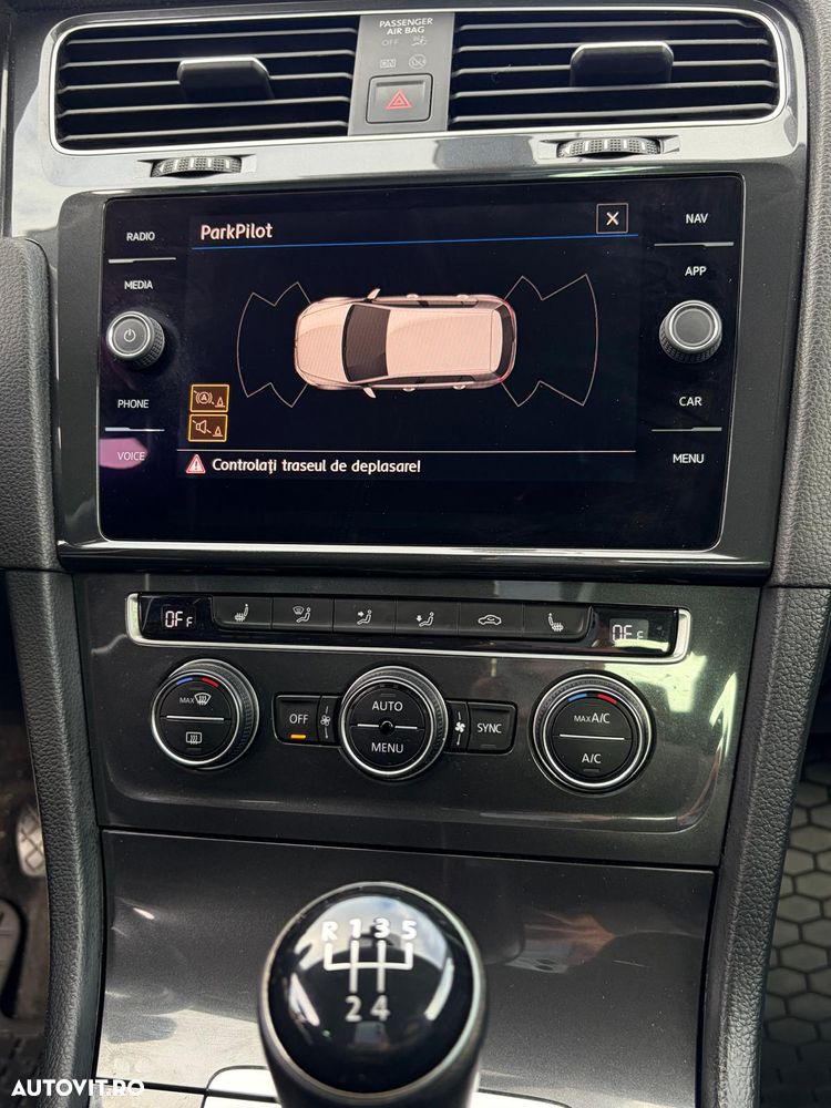 Volkswagen Golf 1.6 TDI Comfortline - 12