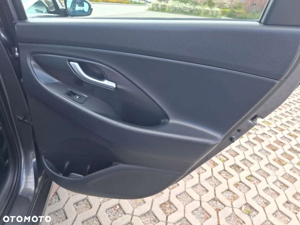 Hyundai i30 1.4 Classic + - 15