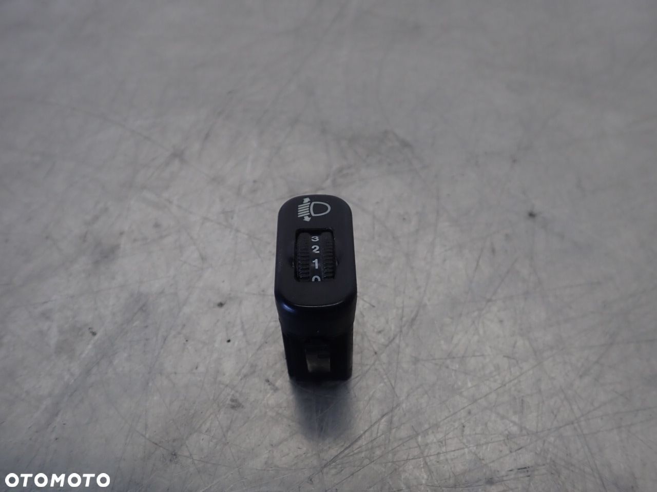 PRZEŁĄCZNIK REGULACJI ŚWIATEŁ MERCEDES-BENZ SPRINTER 2.1  0005444831 - 1