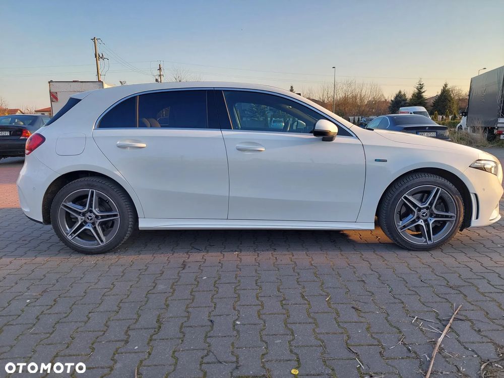 Mercedes-Benz Klasa A 250 E AMG Line 8G-DCT - 15