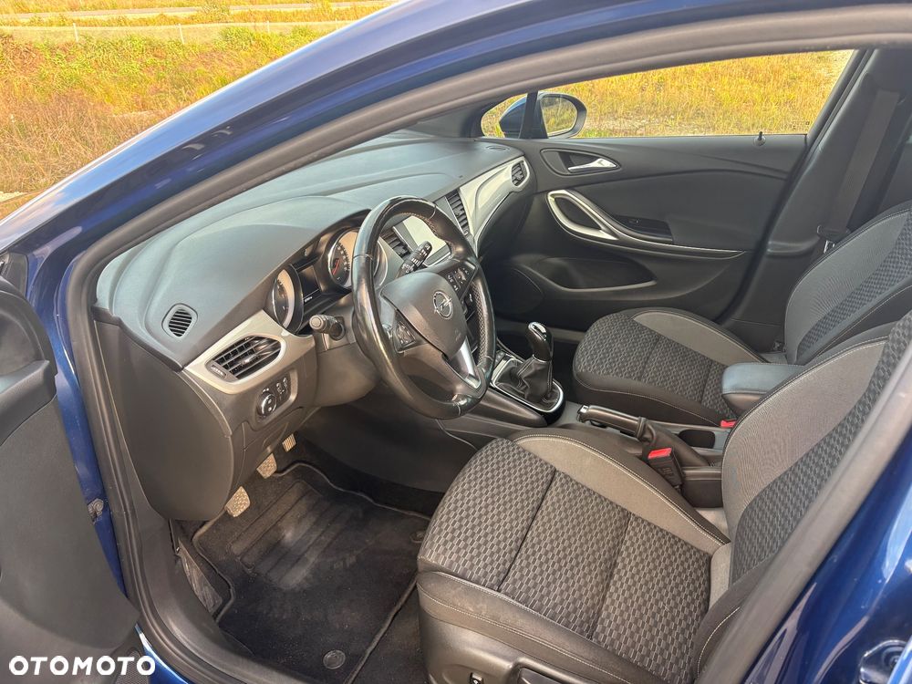 Opel Astra 1.2 T GS Line S&S - 10