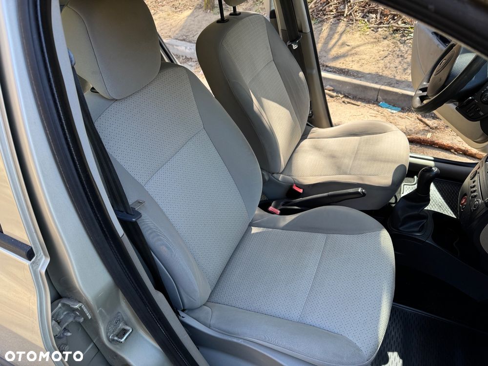 Renault Clio 1.2 16V Expression - 15